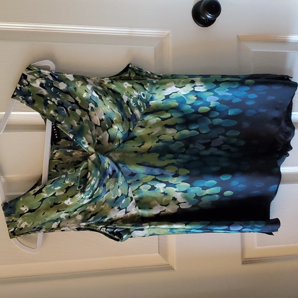 Axcess women's sleeveless top in greens/blues/white.  Size large.